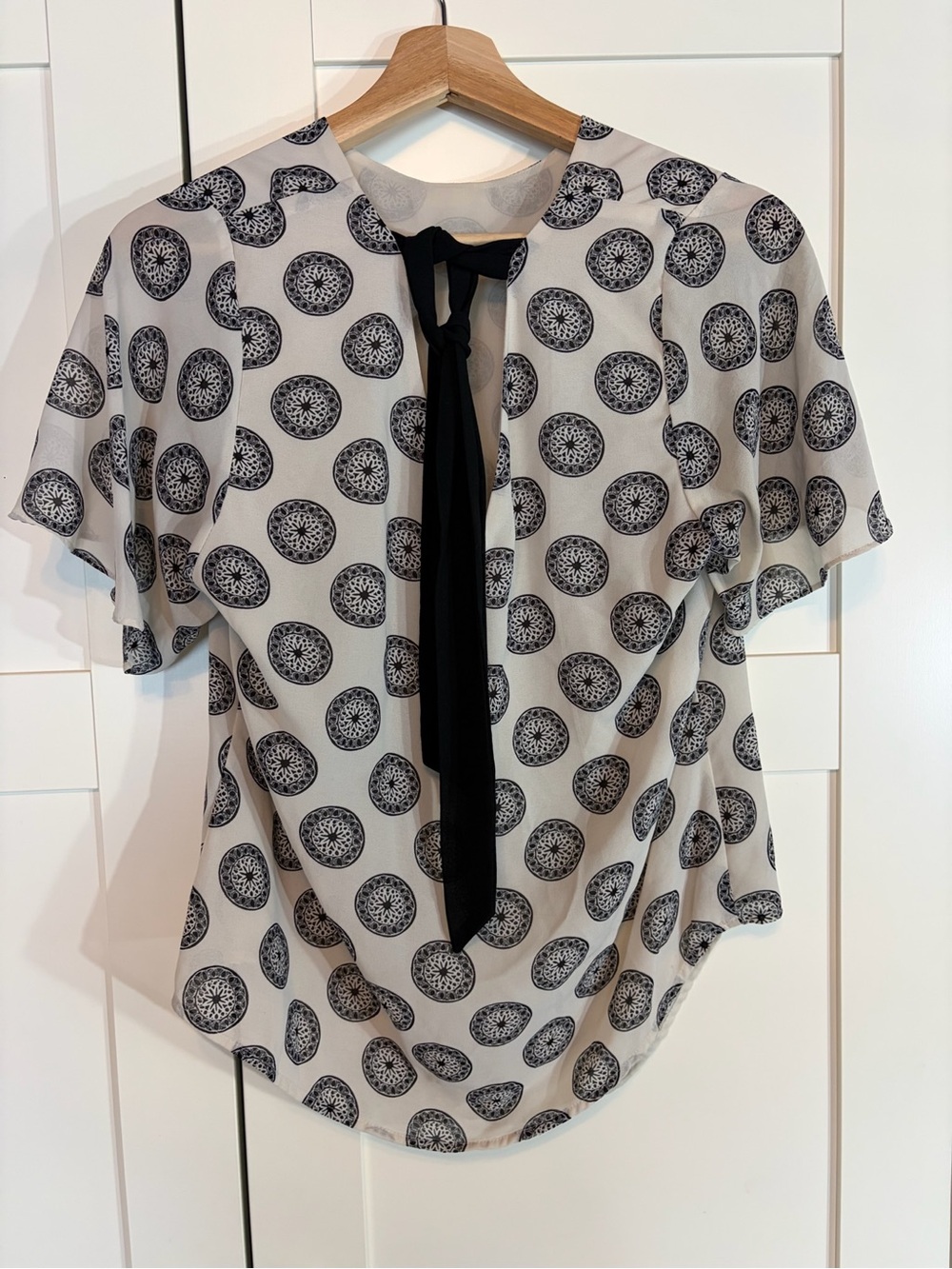 Womens Black & White Tie-Neck Printed Blouse W